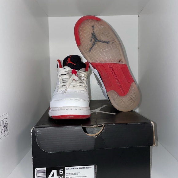 Lot of Jordan’s 4.5Y - Picture 9 of 17